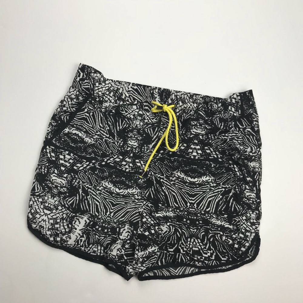 NÜMPH viscose shorts from Amsterdam